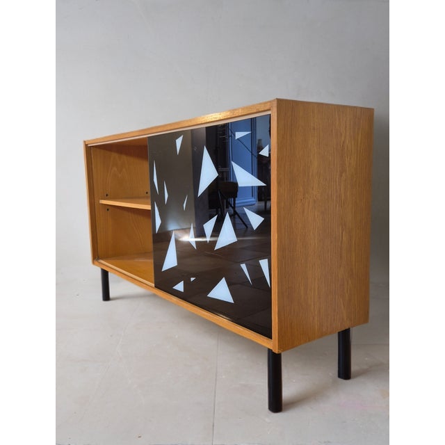 Wood Model U-470 Display Cabinet from Interier Praha, 1960s For Sale - Image 7 of 12