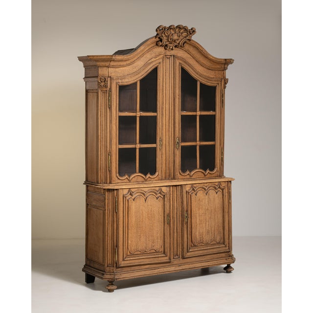Louis XV Oak Vitrine, Rococo Style, France, Early 19th Century For Sale - Image 13 of 17