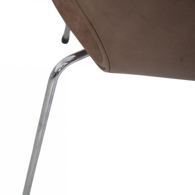 Animal Skin Seven Chairs in Patinated Brown Leather by Arne Jacobsen, 1990s, Set of 6 For Sale - Image 7 of 18