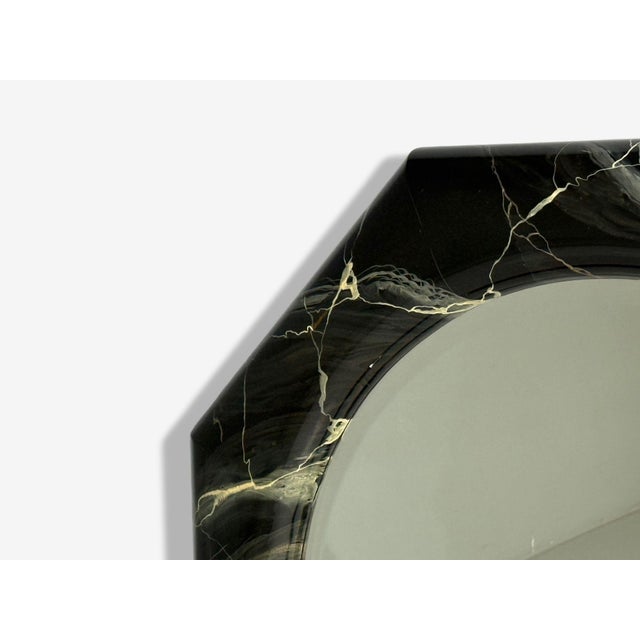 Mid-Century Modern, Octagonal Wall Mirror, Faux Marble Finish, Usa, 1980s For Sale - Image 4 of 9