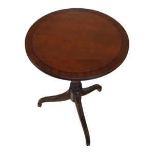 Niagara Furniture Round Mahogany Table With Reeded Edge