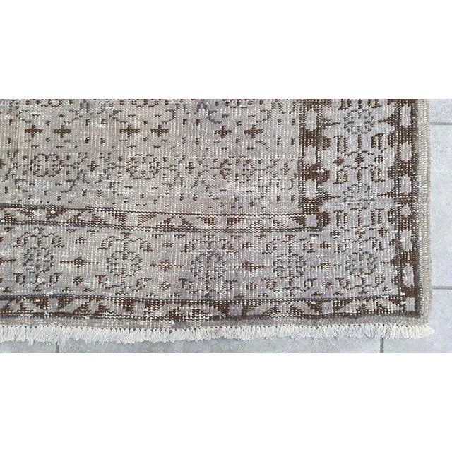 1960s 5x9 Anatolian Vintage Wool Gray Rug For Sale - Image 9 of 11