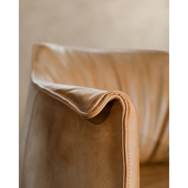 A true icon of contemporary design, the Archibald armchair by Poltrona Frau captivates with its natural elegance and...