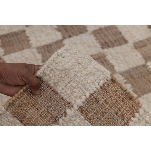 2.6x6Ft. Checkered Natural Wool Jute Ivory Hand Woven Premium Quality Rug For Sale - Image 9 of 13
