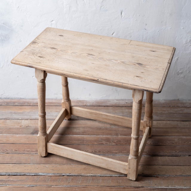 18th Century American Tavern Table, 18th Century For Sale - Image 5 of 14