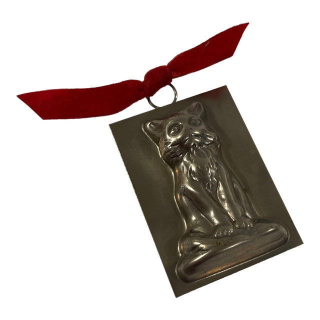 Mid 20th Century Miniature Cat Mold For Sale