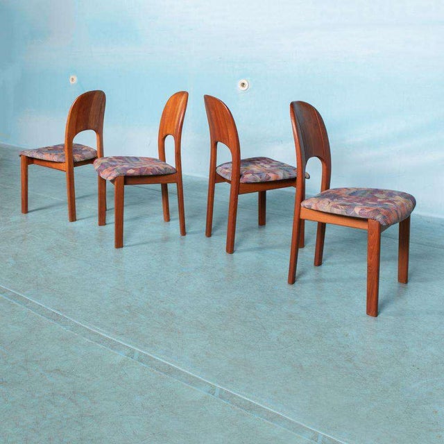 Japandi Danish Dining Room Chairs in Teak, 1970s, Set of 4 For Sale - Image 13 of 18