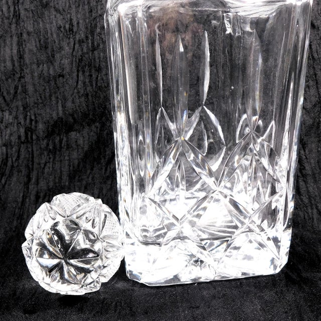 Traditional 1950s Block Cut Crystal Whiskey Decanter in Olympic For Sale - Image 3 of 6