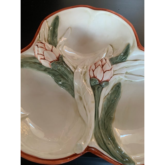 1970s Vintage Carraro Hand Painted Italian Majolica Artichoke Three-Lobed Dish For Sale - Image 5 of 6
