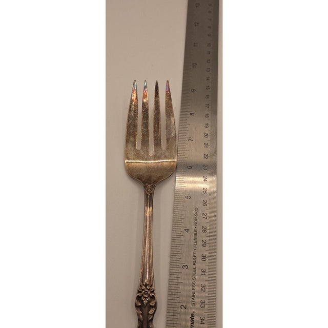 Late 20th Century Wm. Rogers & Son Vintage 8.5" Silverplate Serving Fork Floral Pattern For Sale - Image 5 of 9
