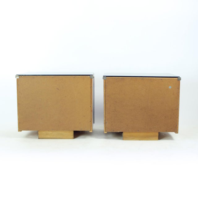 Art Deco Bedside Tables in Walnut and Black Glass, Czechoslovakia, 1940s, Set of 2 For Sale - Image 6 of 11
