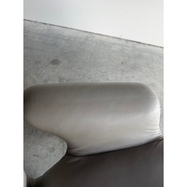 Vintage Sculptural Post Modern Gray Leather Lounge Chair Pair For Sale - Image 9 of 13