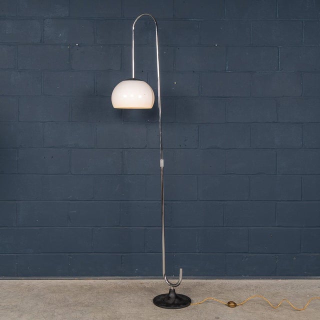 1970s Vintage Italian Chrome Floor Lamp with Opaline Shade, 1970s For Sale - Image 5 of 14