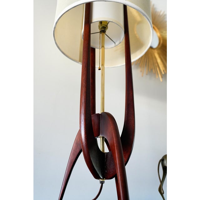 1960s Mid Century Modern R&j Manufacturing Model 30 Table Lamps - a Pair Restored For Sale - Image 15 of 18