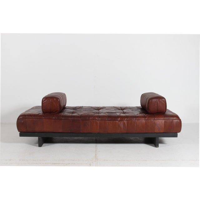 Mid-Century Modern DS 80 Daybed in Patchwork Aniline Leather with Wood Frame from de Sede, 1969 For Sale - Image 3 of 13