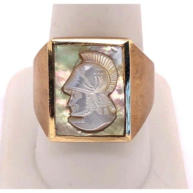2010s 14 Karat Yellow Gold Mother of Pearl Cameo Contemporary Ring For Sale - Image 5 of 11