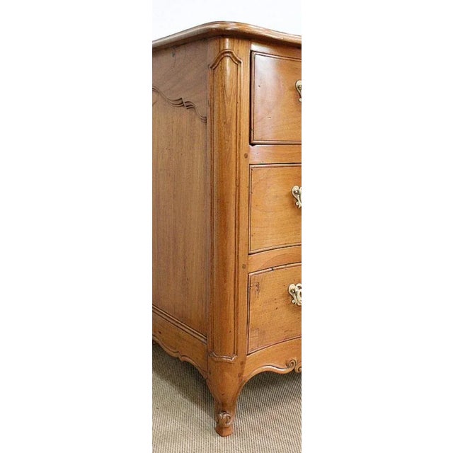 Louis XV Period Nantaise Dresser in Yellow Mahogany, 1700s For Sale - Image 14 of 18