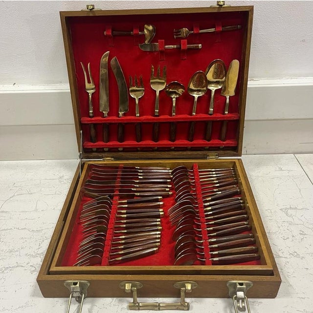Mid-Century Italian Teak Handled Cutlery Set in Canteen, 1970s, Set of 100 For Sale - Image 14 of 14