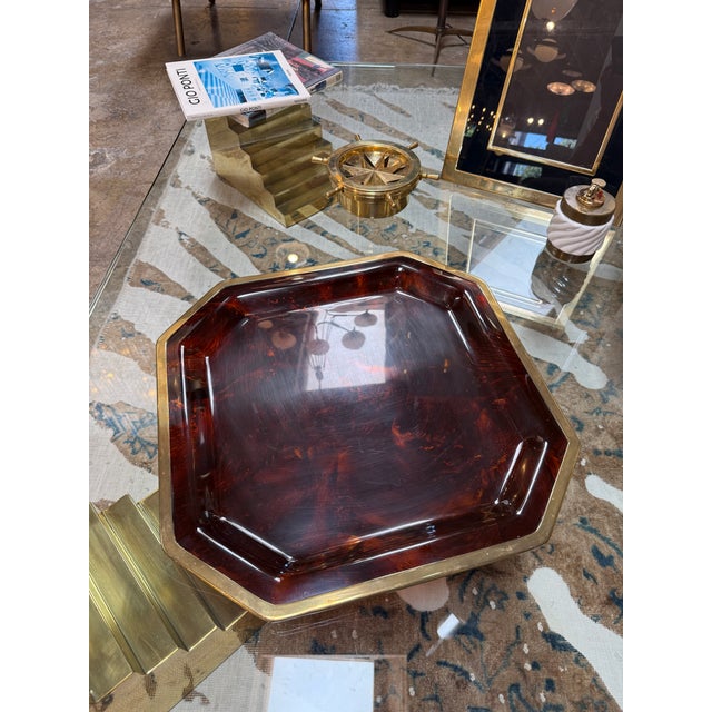 Vintage Octagonal Tortoiseshell-Style Serving Tray With Brass-Tone Rim For Sale - Image 4 of 6