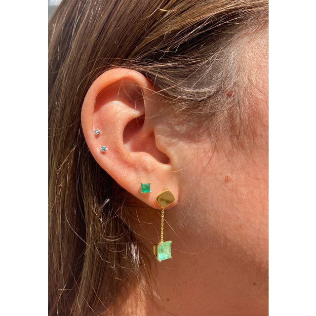 Metal 3mm-4mm Colombian Emerald Square-Cut Stud Earrings in 18k Yellow Gold - 2 Pieces For Sale - Image 7 of 8