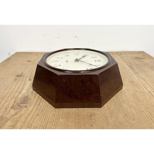 Industrial Bakelite Brown Wall Clock from Smith Electric, 1950s For Sale - Image 13 of 17