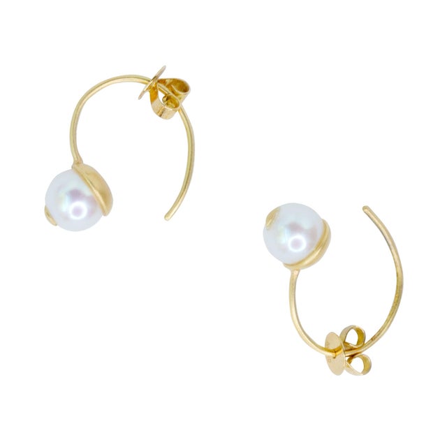 Modern Cat Eye Pearl 18k Gold Hook Earrings, A Pair For Sale - Image 3 of 10