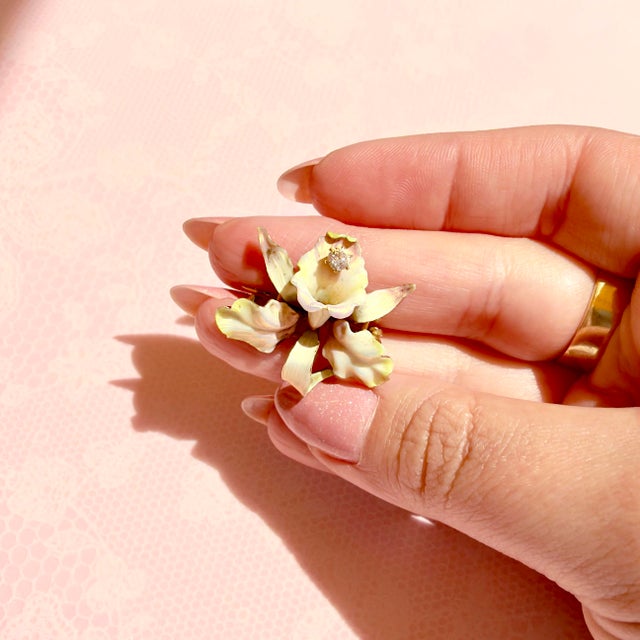 Light Green Late 19th Century Victorian 14k Iridescent Enamel Orchid Brooch For Sale - Image 8 of 10