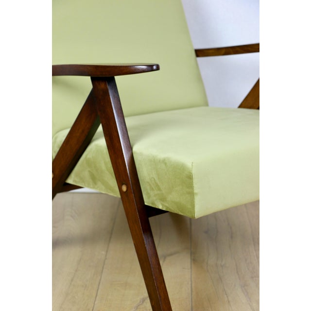 B-310 Var Armchair in Green Olive Velvet, 1970s For Sale - Image 3 of 8