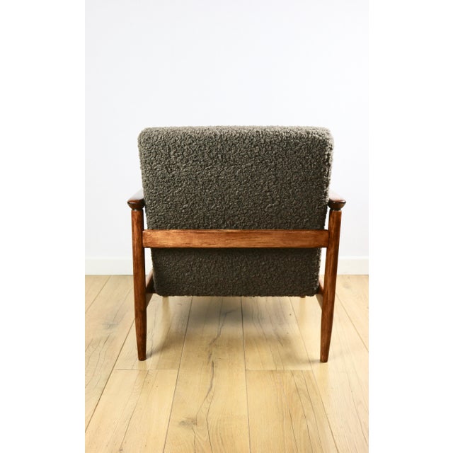 GFM-142 Armchair in Brown-Chocolate Thick Boucle by Edmund Homa, 1970 For Sale - Image 6 of 12