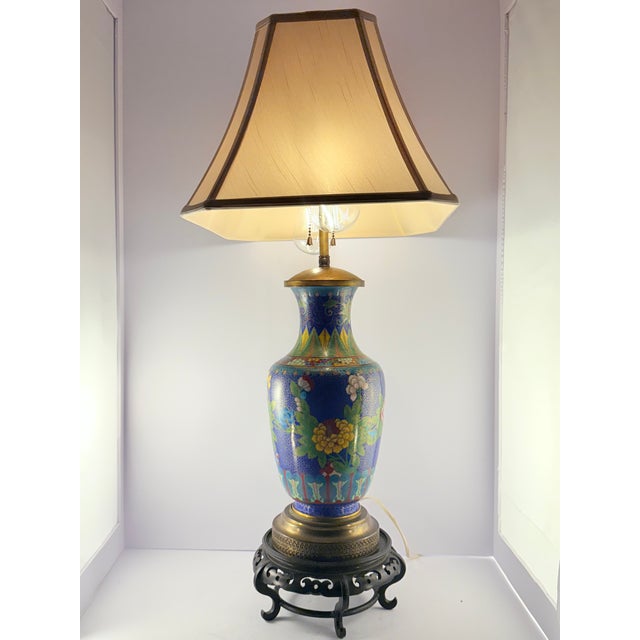 Vintage Chinese Cloisonné Vase Table Lamp With Floral Motif on Wood Base, 1930s–1950s For Sale - Image 9 of 13