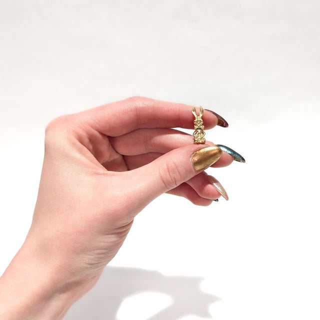 Mid-Century Modern Vintage 10k Gold Buggy's Bunny or Harvey the Rabbit With Bowtie Charm For Sale - Image 3 of 13