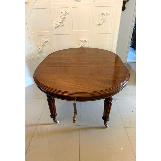 Mid 19th Century Antique Victorian Extendable Dining Table in Mahogany, 1860 For Sale - Image 5 of 12