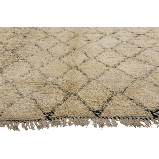 Berber Tribes of Morocco Vintage Moroccan Beni Ourain Rug - 05'02 X 07'10 For Sale - Image 4 of 9