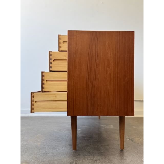 Brown 1960s Danish Teak 8 Drawer Dresser by Hundevad For Sale - Image 8 of 14