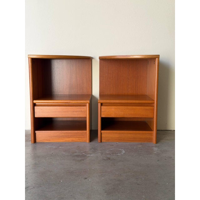 1960s Pair of Danish Modern Teak Nightstands - Mid-Century Modern Bedside Tables 1960s For Sale - Image 5 of 10