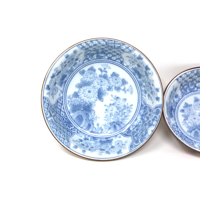1970s Vintage Japanese Imari-Style Porcelain Bowls — Matched Pair For Sale - Image 5 of 10