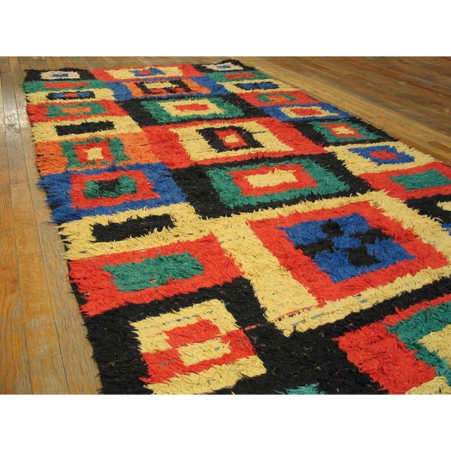 Mid-Century Modern 1940s Multicolor Geometric Antique Moroccan Boucherouitte Rug 4'10" X 9'3" Handknotted Wool Carpet For Sale - Image 3 of 5