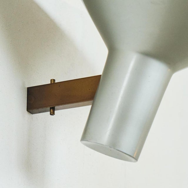 Model 225 Sconce in Aluminum and Brass by Gino Sarfatti for Arteluce, 1957 For Sale - Image 6 of 15