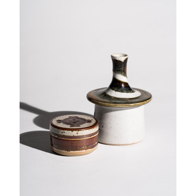 Danish Studio Ceramic Ensemble by Jette Andersen & Marianne Starck for Michael Andersen, Bornholm, Denmark, 1970s, Set of 2 For Sale - Image 17 of 17