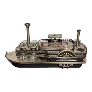 Vintage Natchez Mississippi Riverboat Musical Drink Caddy With Decanter & 6 Shot Glasses For Sale