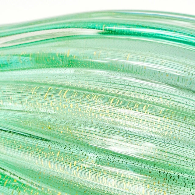 1950s Mid-Century Modern Ribbed Murano Glass Vase with Gold Inclusions by Archimede Seguso for Seguso Vetri Darte, Italy, 1950s For Sale - Image 5 of 8