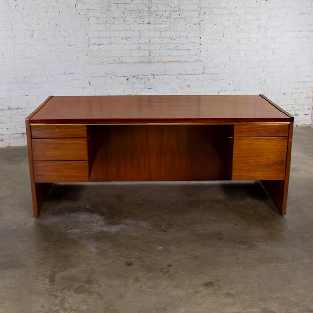 Gorgeous vintage MCM (Mid-Century Modern) to Modern executive desk by Commonwealth Contract Furnishings composed of a...