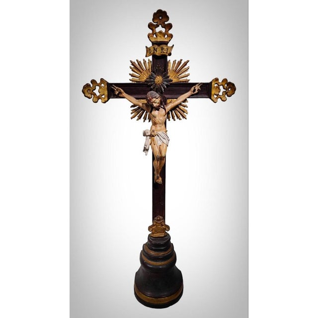 Large Indo-Portuguese cross of 100 cm large Portuguese cross from the end of the 18th century in carved, gilded and...