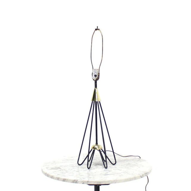 1950s Vintage Bent Wire Base Sculptural Cone Shape Table Lamp For Sale - Image 6 of 6