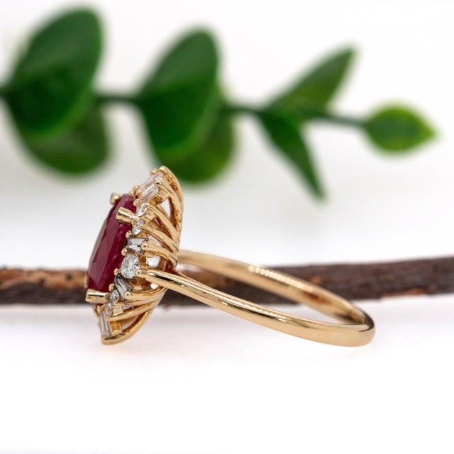 2020s Heirloom Jewelry - 3.12cts Burma Ruby Ring W Natural Diamonds in 14k Solid Gold, Size 6.75 For Sale - Image 5 of 7