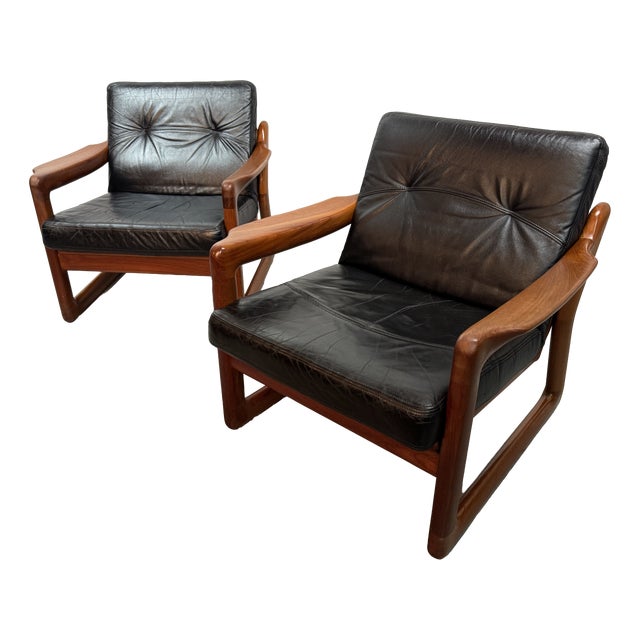Mid-Century Teak Lounge Chairs with Black Leather Cushions attributed to Sven Ellekaer for Komfort, Denmark, 1970s, Set of 2 For Sale