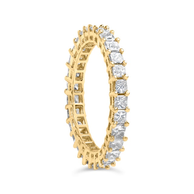 Contemporary 14K Yellow Gold 2.00 Cttw Shared Prong Set Princess Cut Diamond Eternity Band Ring (J-K Color, SI1-SI2 Clarity) - Ring - Size 7 For Sale - Image 3 of 6