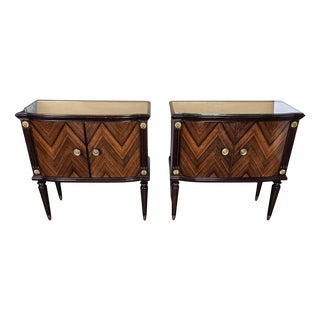 Mid-Century Modern Italian Art Deco Nightstands in Walnut with Glass Top, 1950s, Set of 2 For Sale