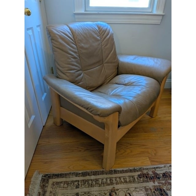 Mid-Century Modern Ekornes Stressless Buckingham Lowback Chair For Sale - Image 3 of 11