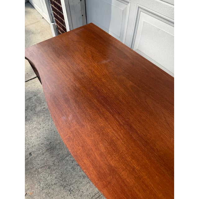 Vintage Federal Hepplewhite Style Inlaid Mahogany Serpentine Sideboard For Sale In New York - Image 6 of 12